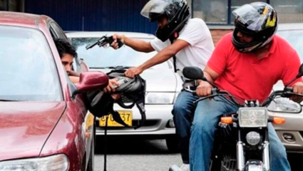 Rebelión barrial en La Plata: un cacerolazo masivo contra la inseguridad pone en jaque la gestión de Alak