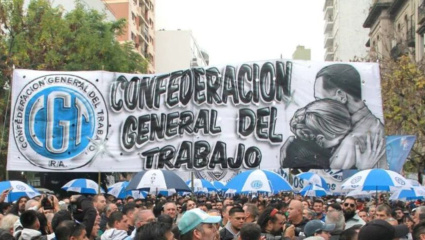 La CGT marchó al Congreso contra el ajuste mientras negocia por lo bajo con el Gobierno