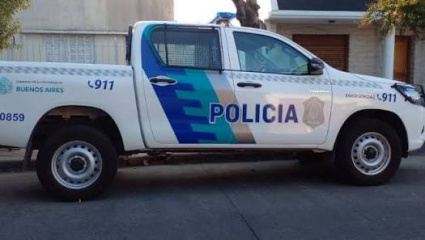 Conmoción en Los Hornos: asesinaron a un joven de un disparo en el pecho tras una aparente disputa sentimental