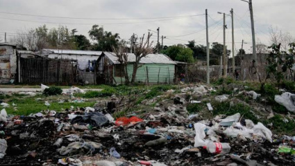 El relato del superávit de Alak choca contra el abandono de los barrios en La Plata