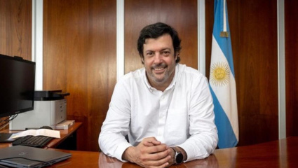 Guerra de caciques en Balcarce 50: Santilli barrió al alfil de Santiago Caputo y toma el control total de las telecomunicaciones