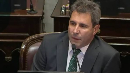 Sergio Uñac se planta frente a la acefalía nacional y exige elecciones por voto directo en el Justicialismo
