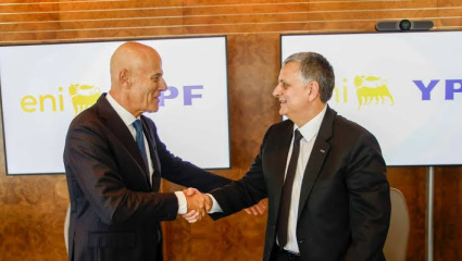 Eni duplicó sus ganancias operativas, aumenta la recompra de acciones y ratifica su apuesta por Argentina LNG junto a YPF y ADNOC