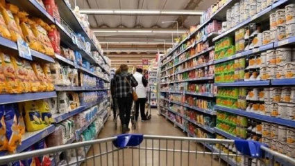 El mercado proyectó una inflación del 2% para julio y recortó el precio estimado del dólar para el cierre del año