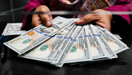 El dólar mayorista quebró la barrera de los $1500 y el Gobierno relaja el cepo monetario
