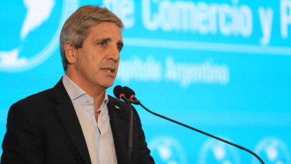 Interna feroz: las medidas económicas que abren una grieta entre Caputo y Milei