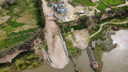 Un empresario cercano a Cerimedo y Karina Milei intentó quedarse con un puerto clave en la Hidrovía