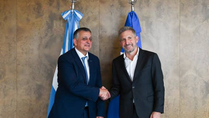 Iniciativa para abaratar costos operativos en la cuenca neuquina: Rogelio Frigerio firmó un acuerdo estratégico con YPF para sumar a Entre Ríos al esquema de Vaca Muerta