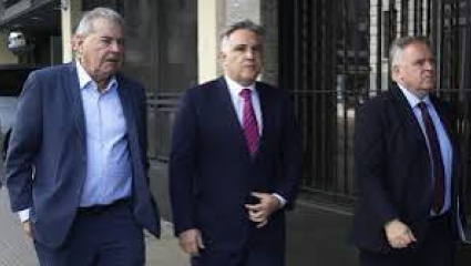 Llaryora, Sáenz y Passalacqua cerraron con Menem y voltearon el proyecto para ayudar a las familias endeudadas