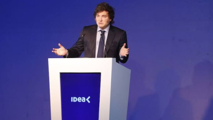 Fuerte exabrupto de Milei contra La Nación en su exposición virtual para el Coloquio de IDEA