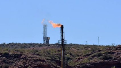 El desafío de Vaca Muerta: el plan de inversiones y caños para inundar la región con gas argentino