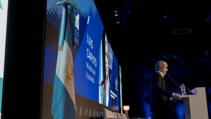 Caputo necesita USD 23.000 millones para cerrar el esquema financiero de 2027