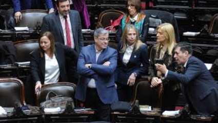 La oposición insiste con la sesión para derribar el DNU 70, pero aún le faltan entre ocho y nueve votos para el quórum