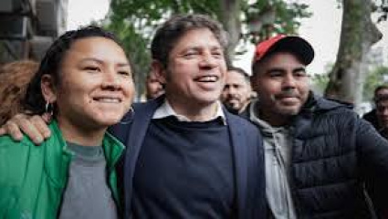 Kicillof se sumó a la marcha universitaria: «Aplicar la motosierra sobre la educación pública es un gran error»
