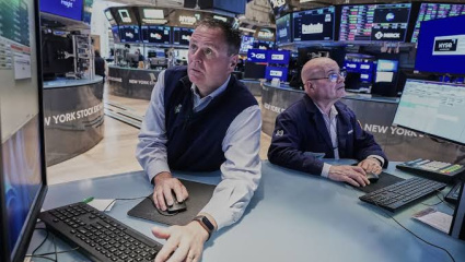 Mercados en guardia: las ocho razones detrás del salto del riesgo país pese a las mejoras de la macro