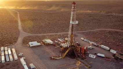 Lluvia de barriles en el desierto: Vaca Muerta volvió a romper la marca y empujó a Neuquén por encima de los 714 mil por día