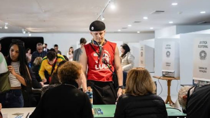 Soberanía de las urnas en el consulado: Lula arrasó con el 70,8% de los votos en Buenos Aires y consolidó su ventaja en la Argentina