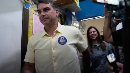 Escándalo transfronterizo: el Gobierno admitió que facilitó el tránsito de Bolsonaro rumbo a EE.UU. tras su fuga por Iguazú